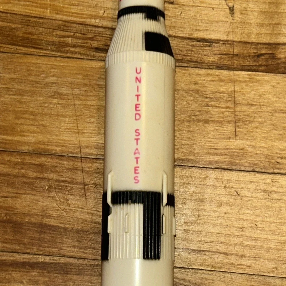 Vintage Saturn V Rocket Model Toy USA‎ D2